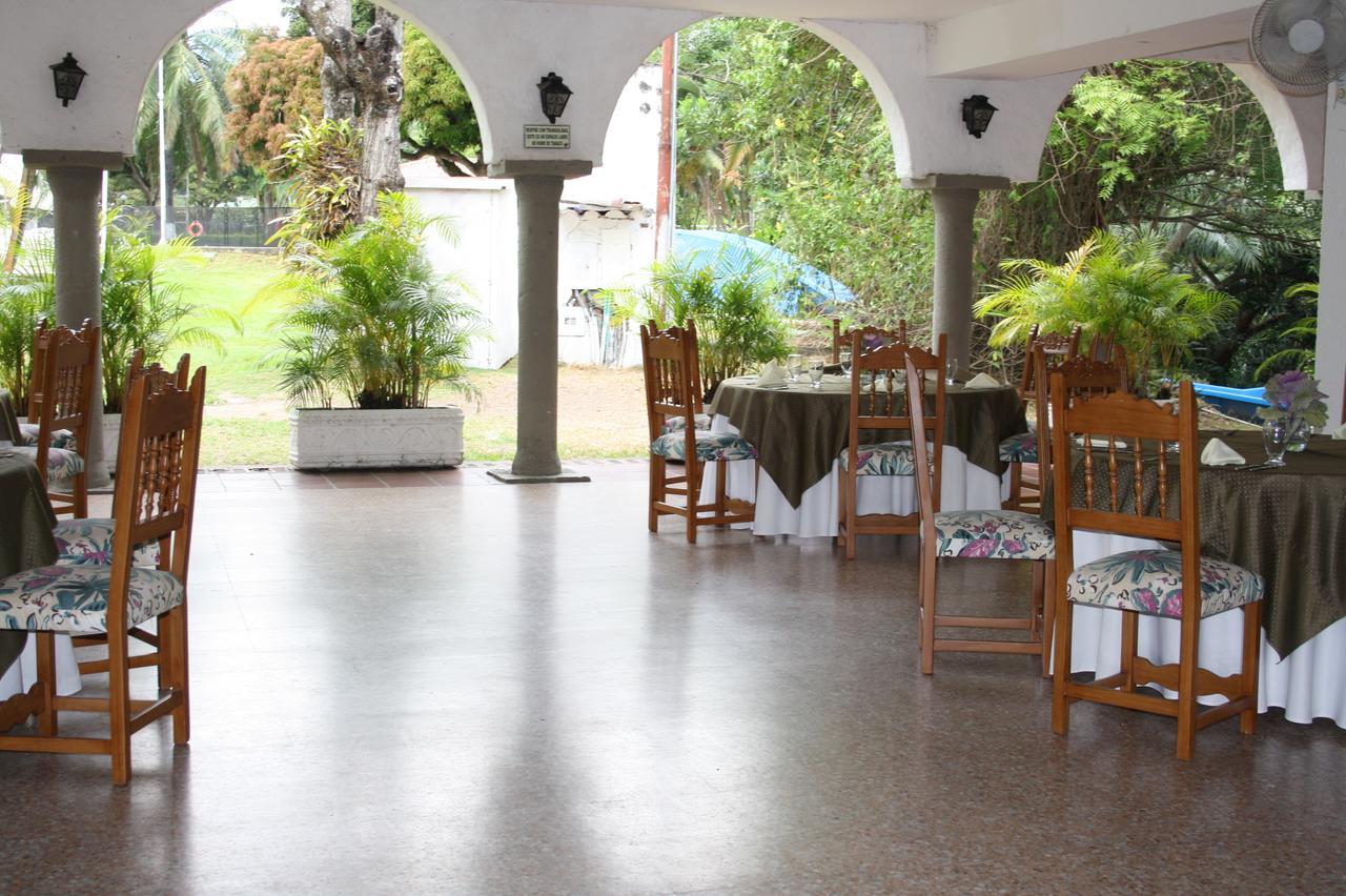 Club Campestre De Neiva Hotel Neiva  Bagian luar foto